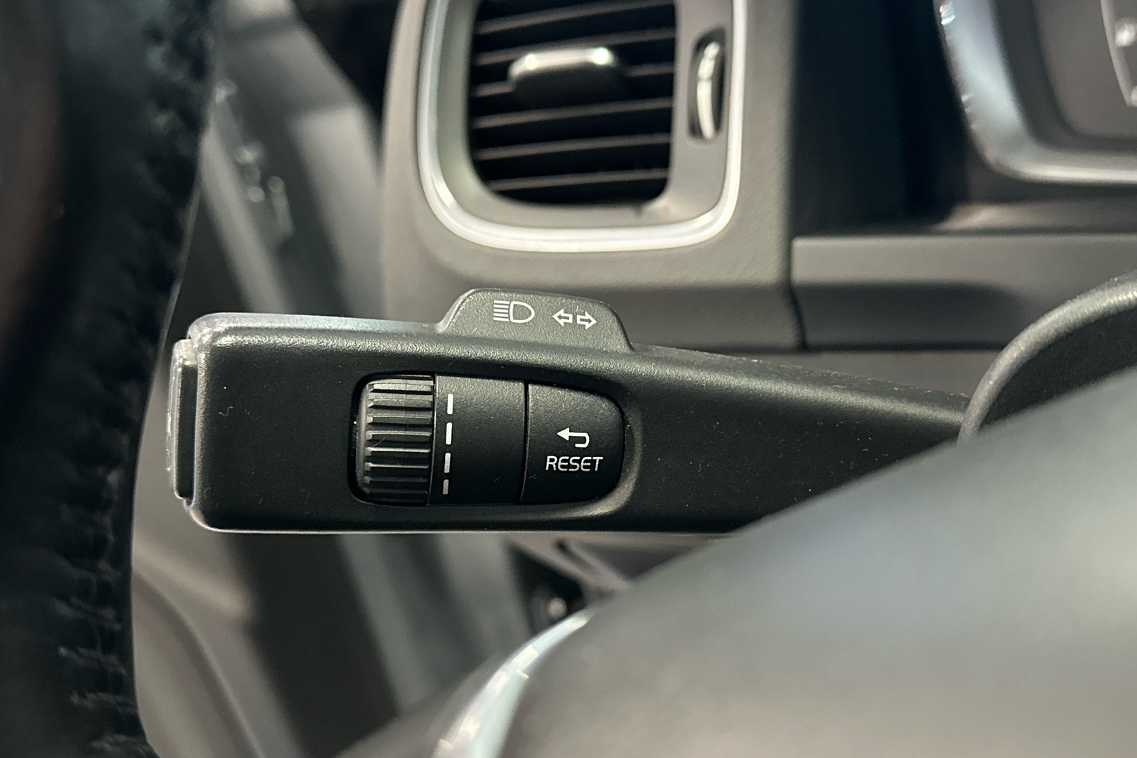 VOLVO V60 2014
