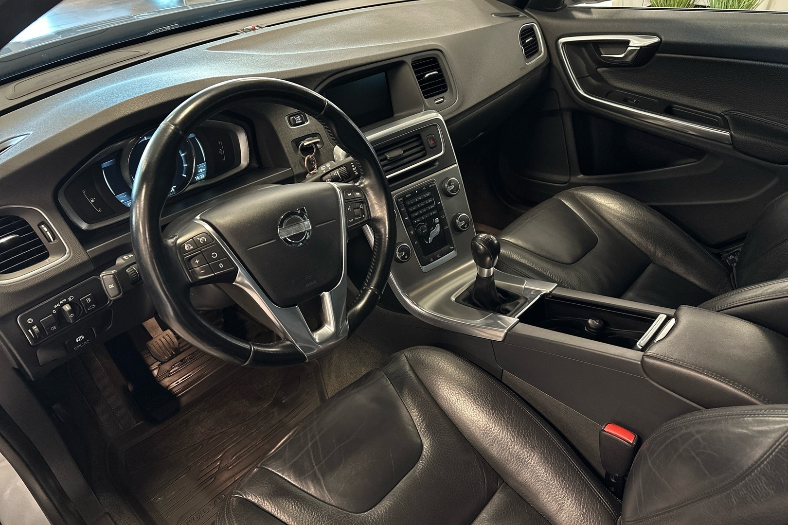 VOLVO V60 2014