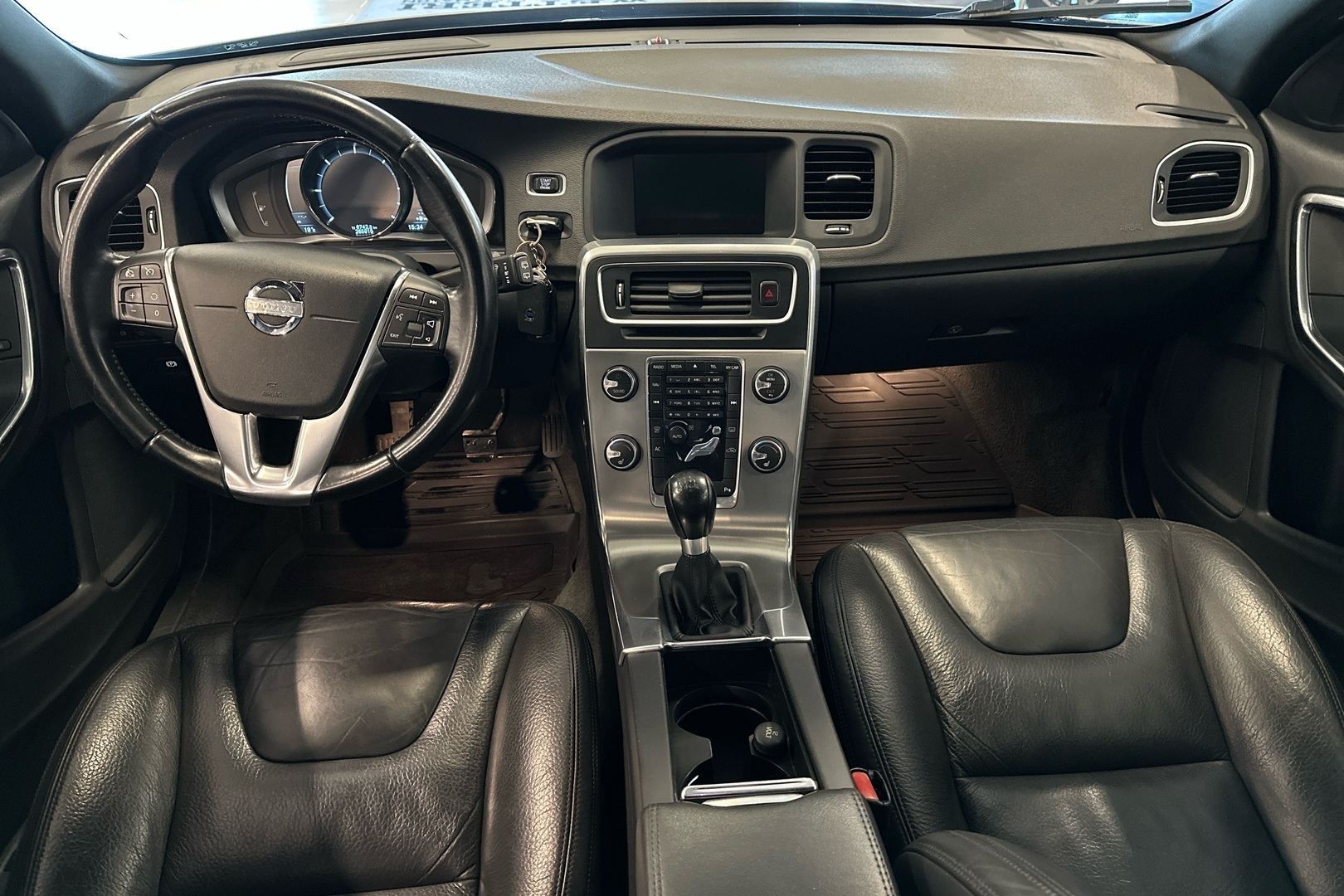 VOLVO V60 2014