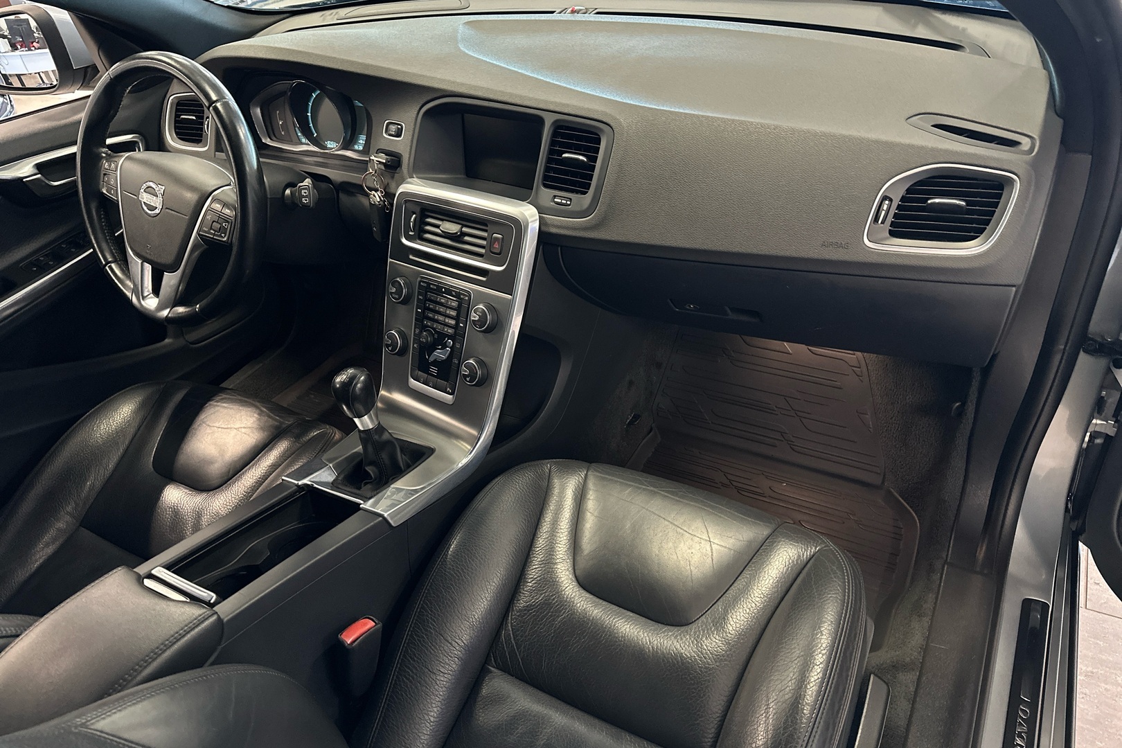 VOLVO V60 2014
