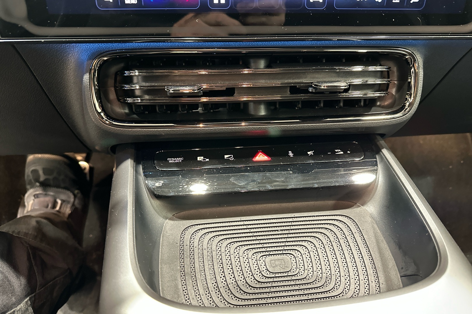 MERCEDES-BENZ CLA 2025