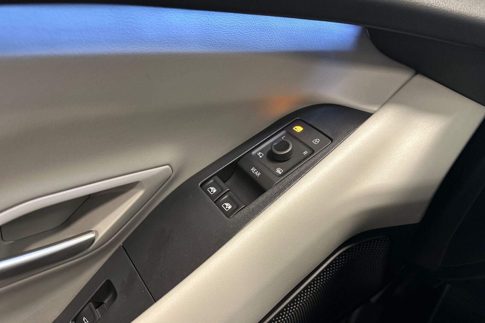 FORD EXPLORER 2026