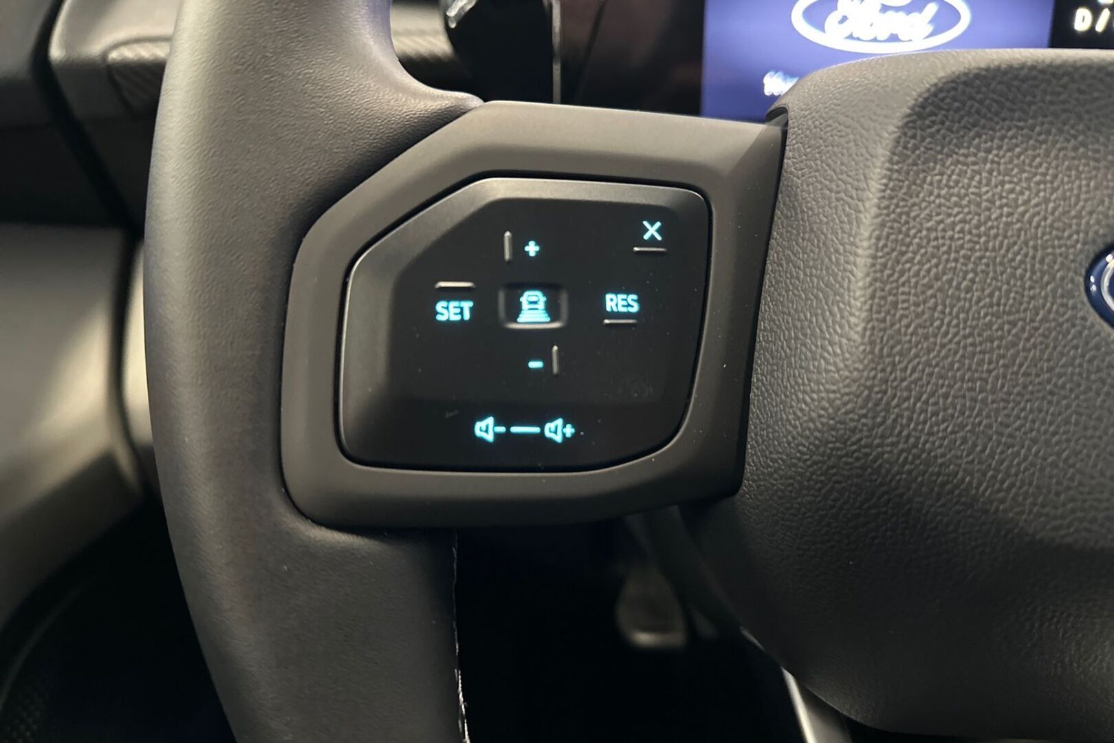 FORD EXPLORER 2026