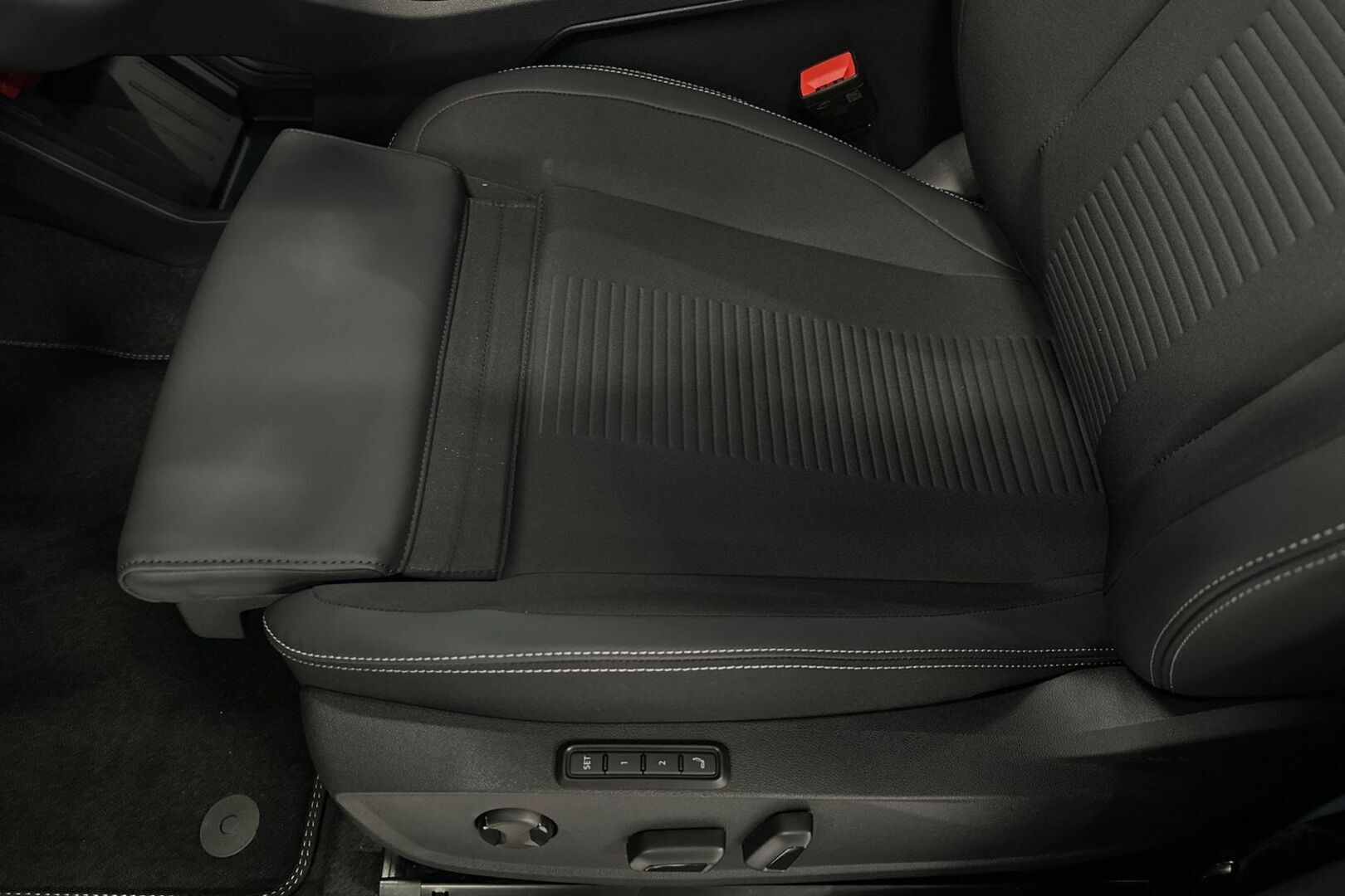 FORD EXPLORER 2026