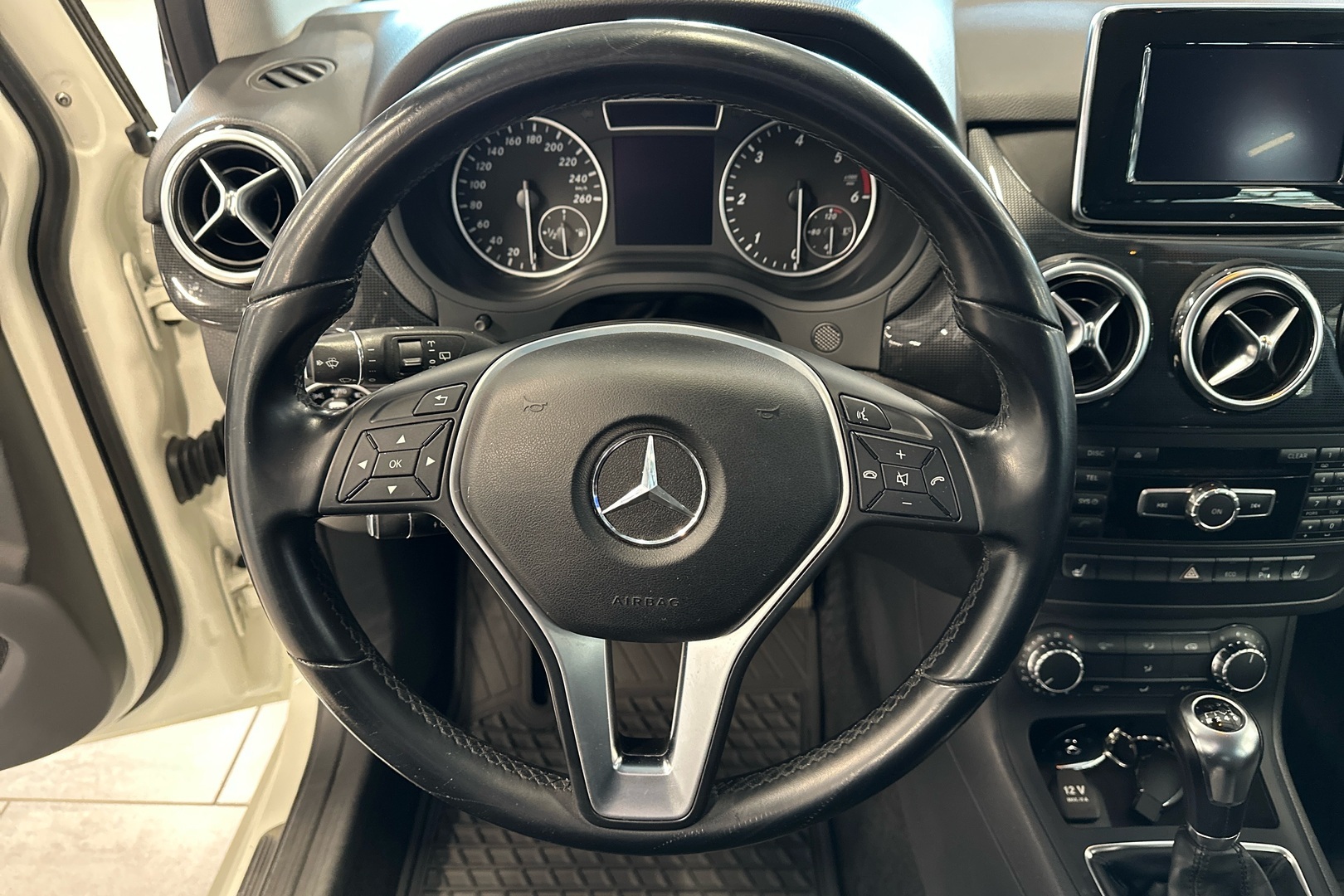 MERCEDES-BENZ B 2012