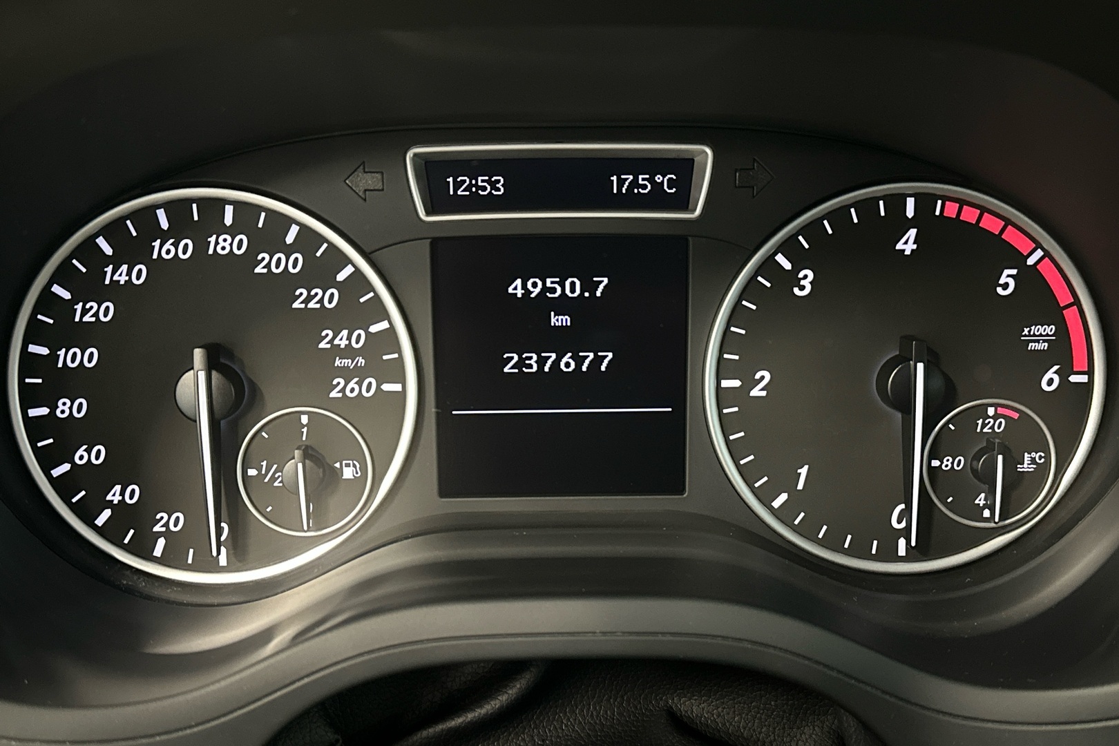 MERCEDES-BENZ B 2012
