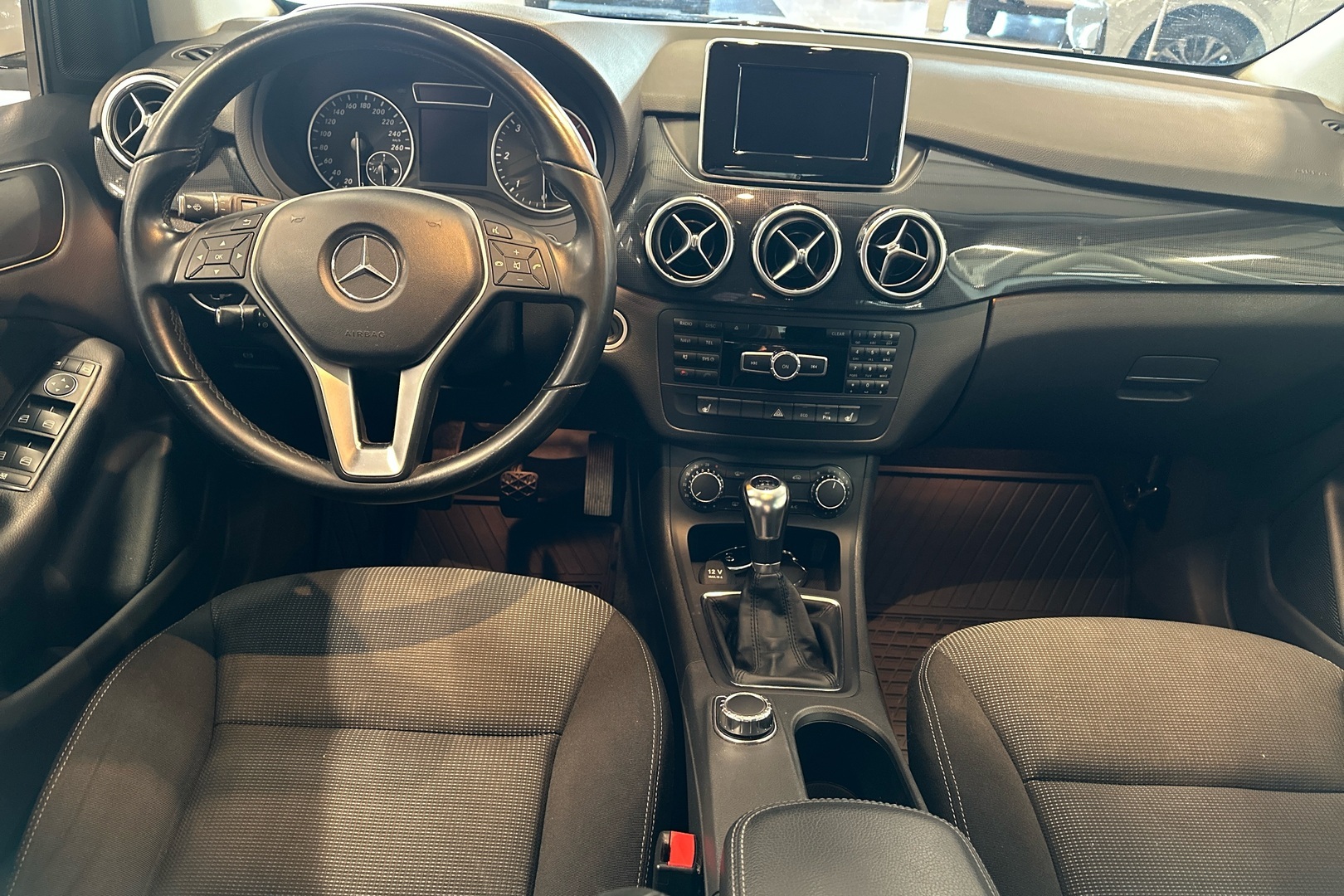 MERCEDES-BENZ B 2012