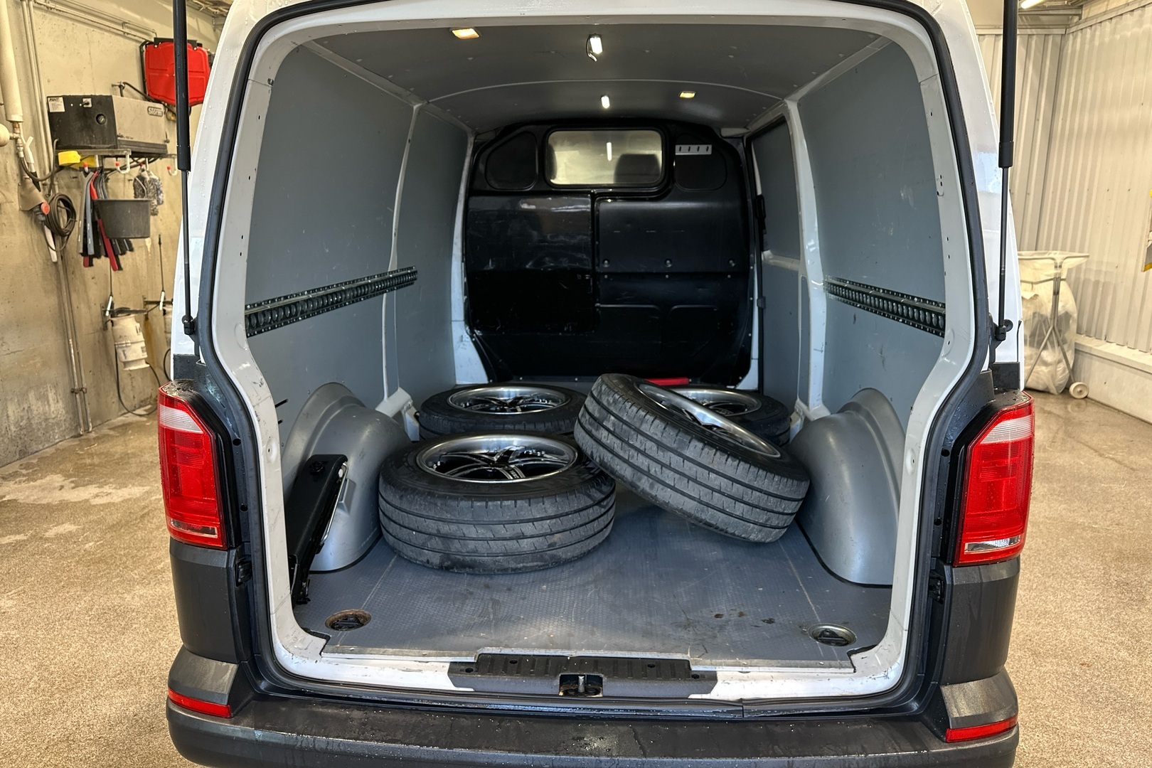 VOLKSWAGEN Transporter 2016