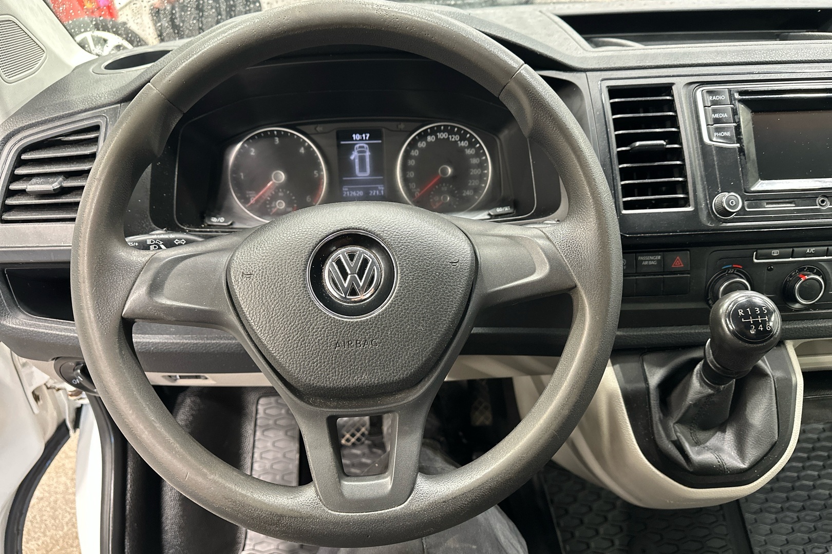 VOLKSWAGEN Transporter 2016