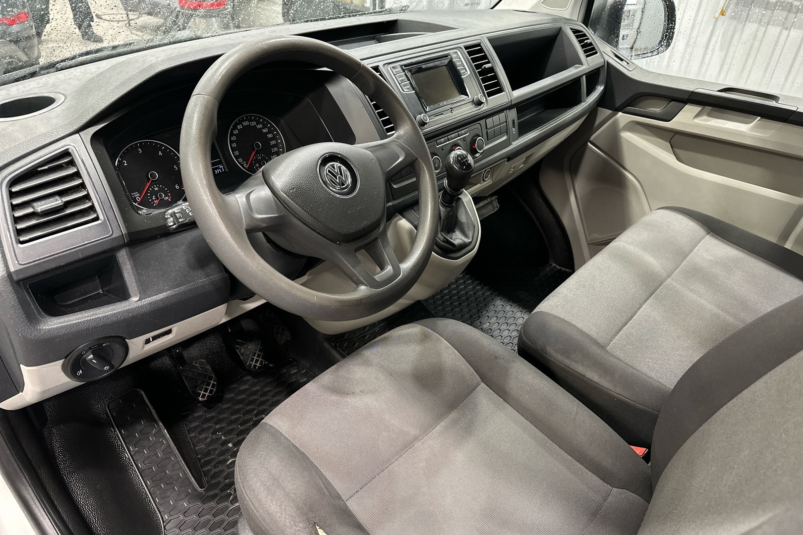 VOLKSWAGEN Transporter 2016