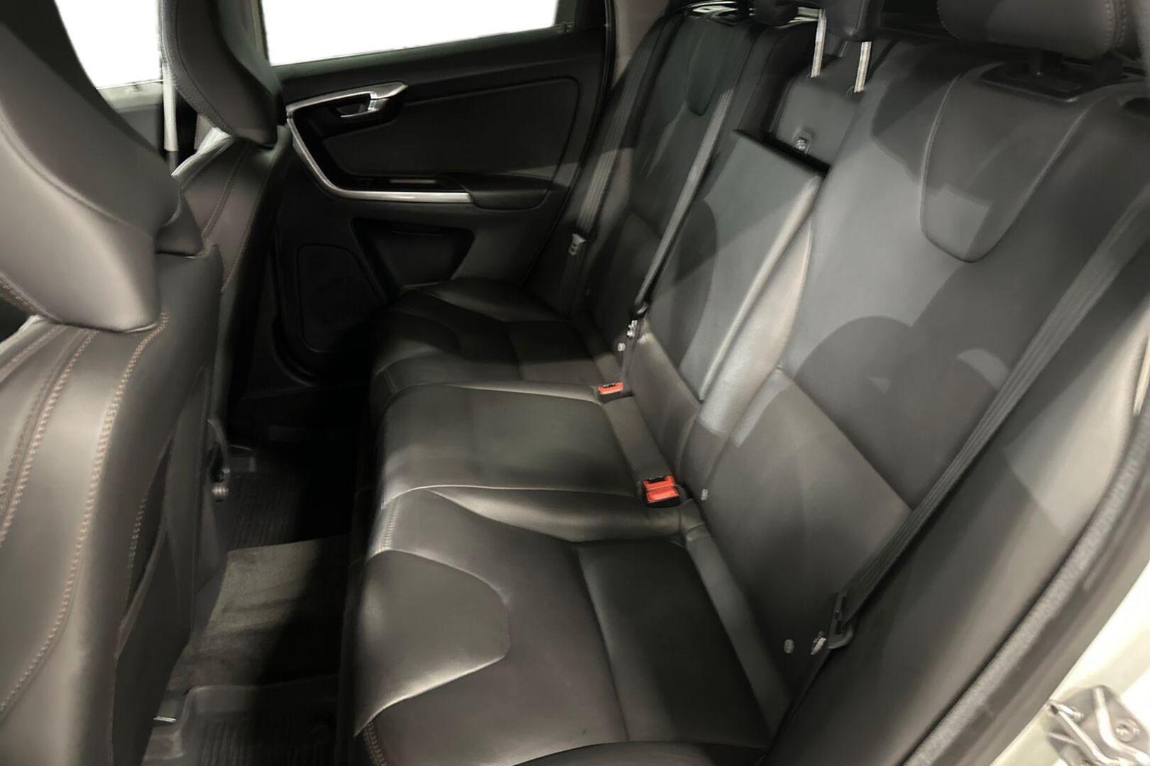 VOLVO XC60 11