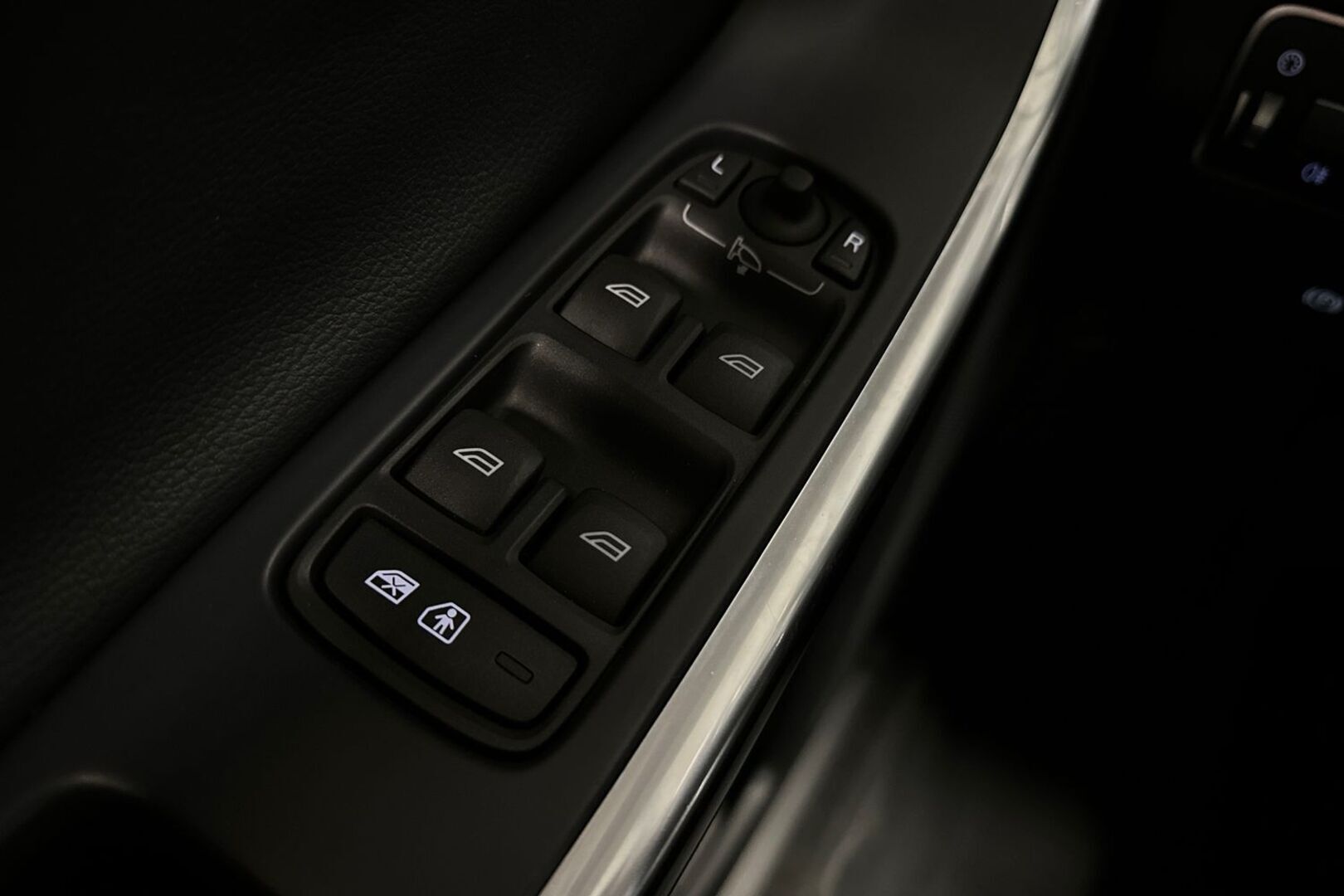 VOLVO XC60 19
