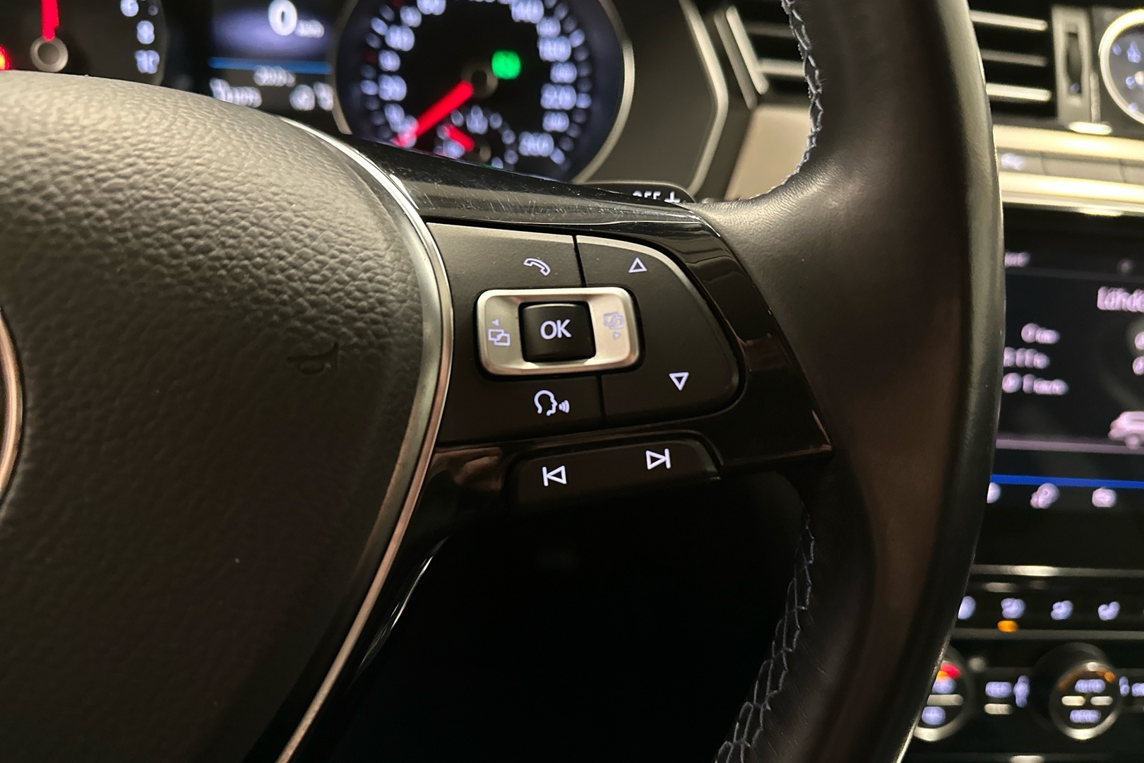 VOLKSWAGEN Passat 2018