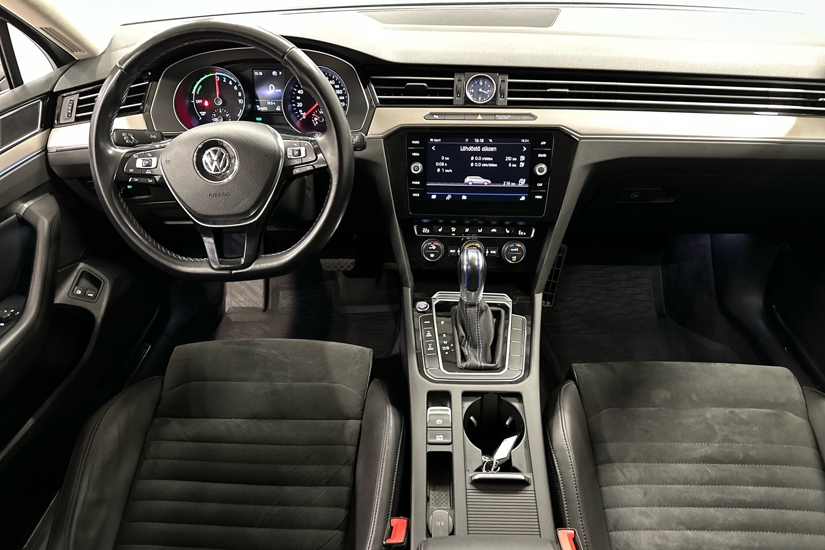 VOLKSWAGEN Passat 2018