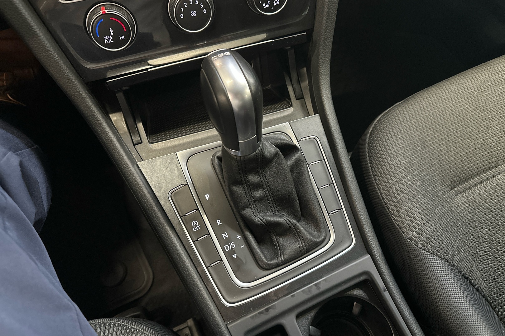 VOLKSWAGEN Golf 2019