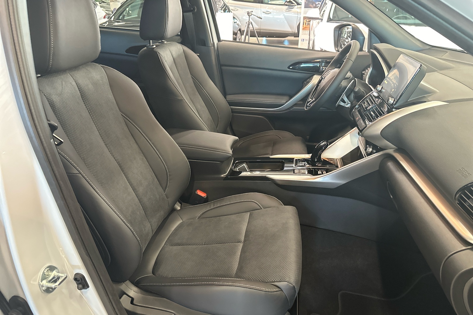 MITSUBISHI Eclipse Cross 2024