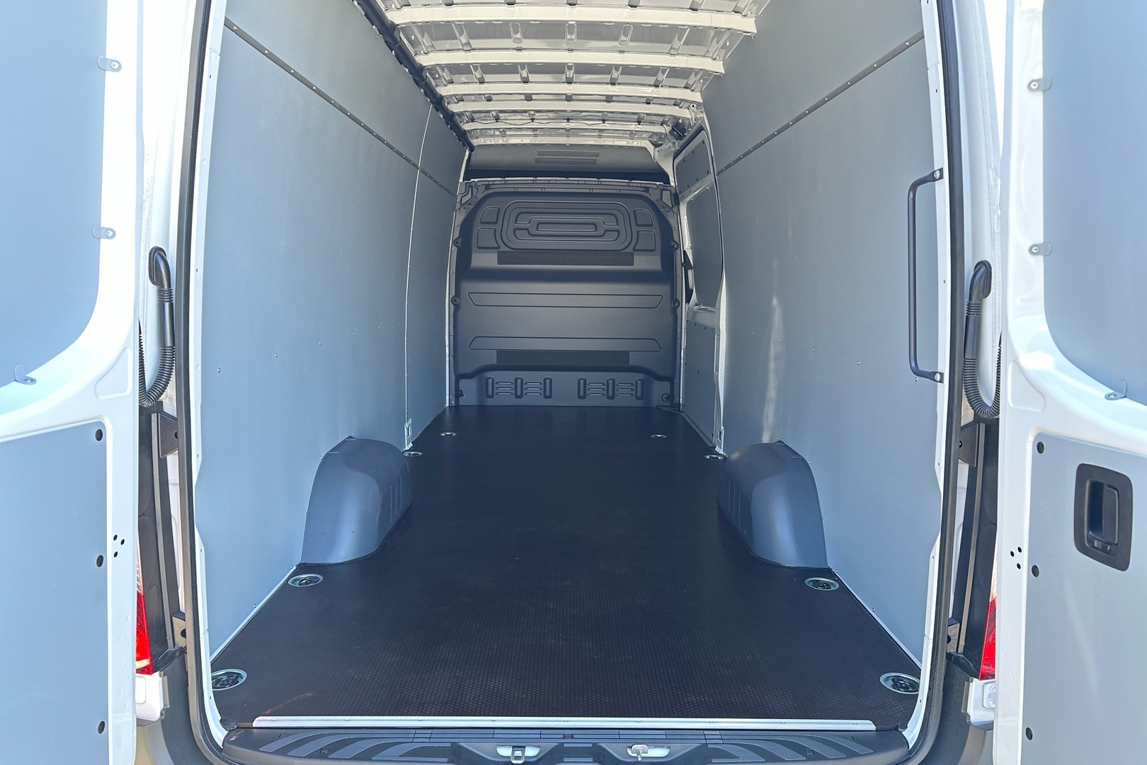 MERCEDES-BENZ Sprinter 2025