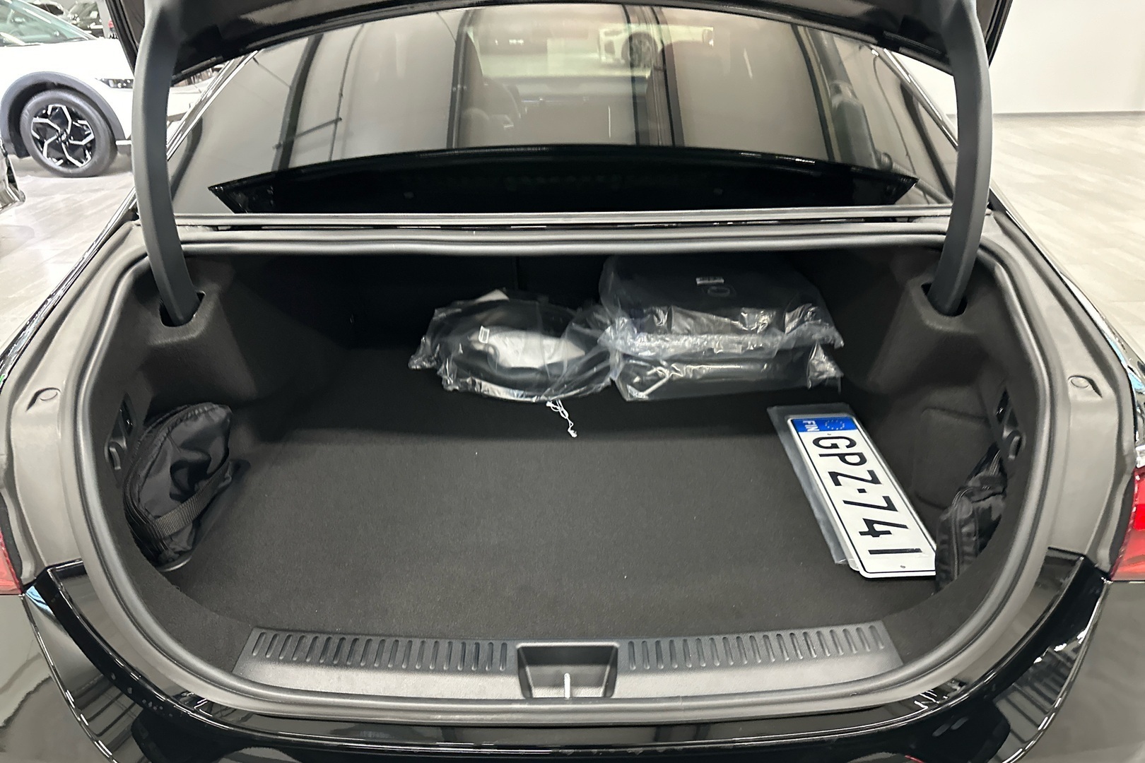 MERCEDES-BENZ E 2025