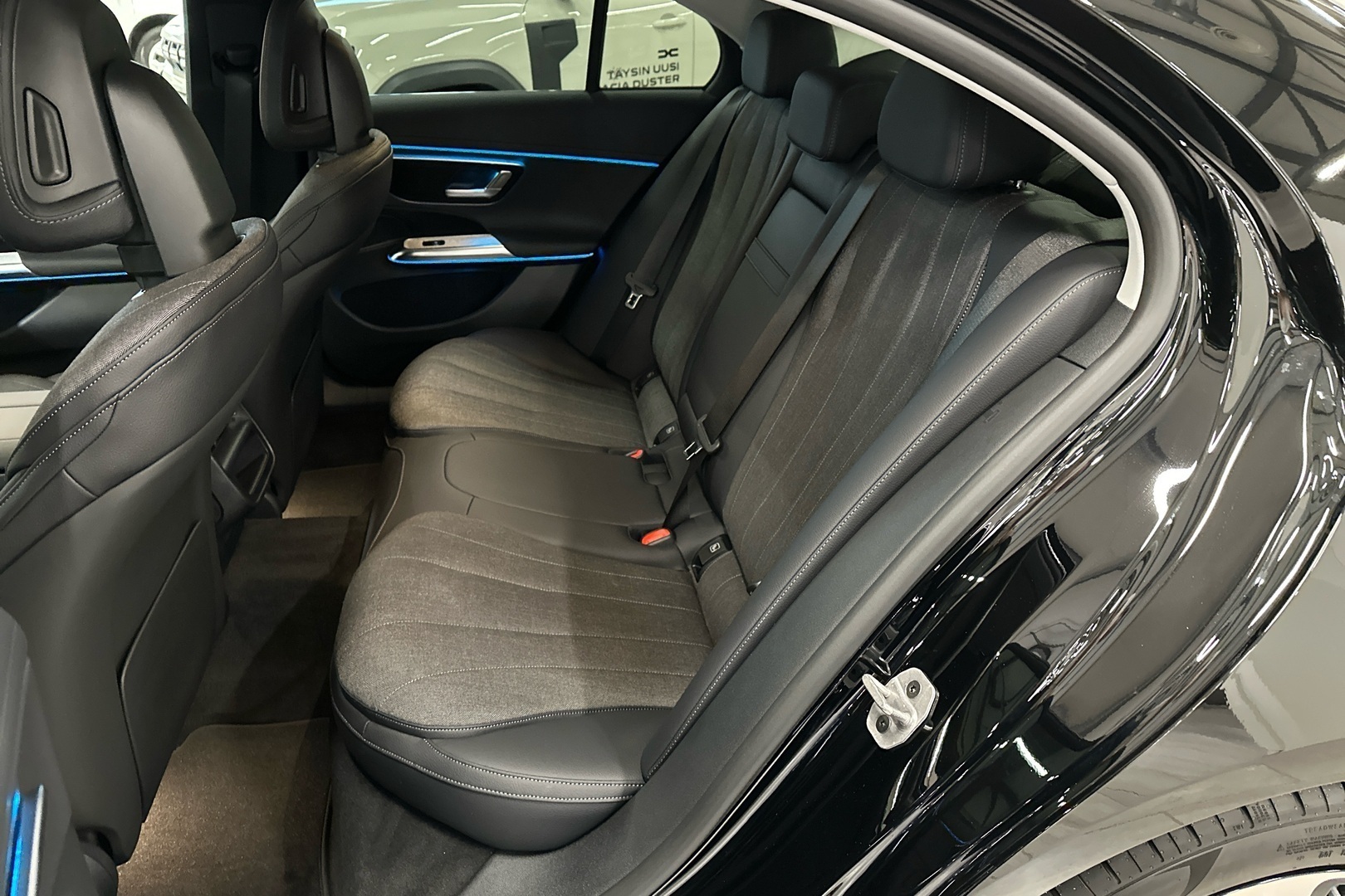 MERCEDES-BENZ E 2025