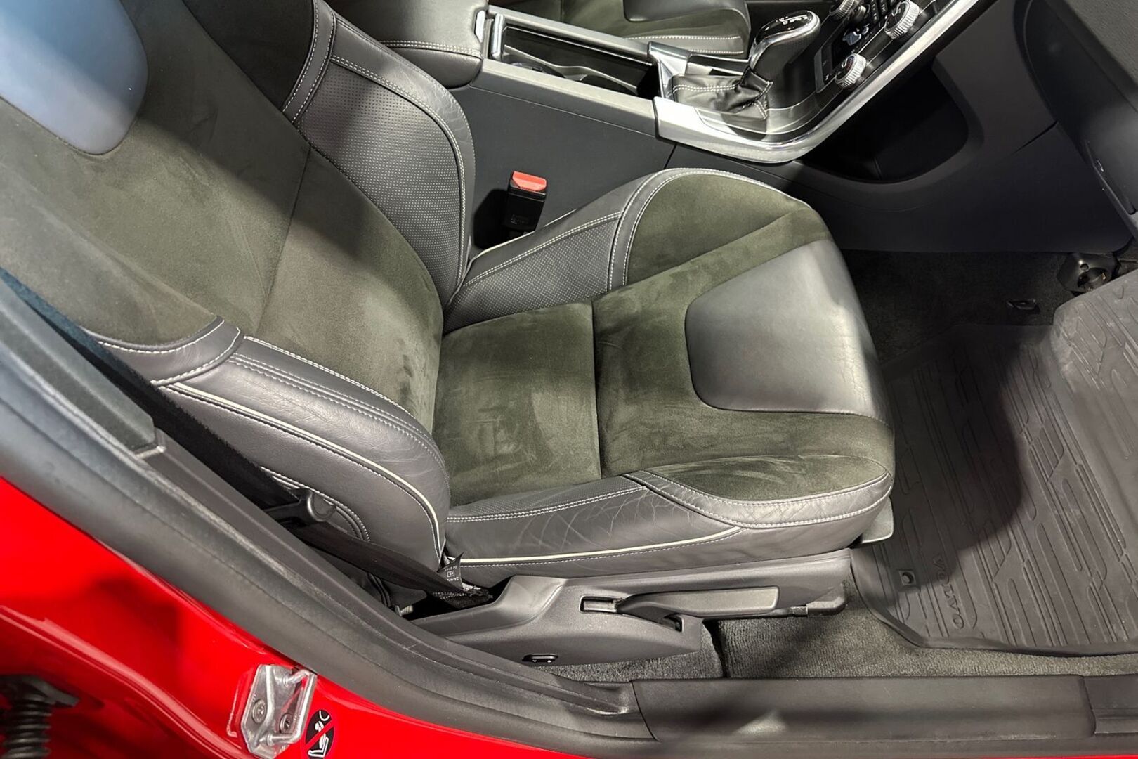 VOLVO S60 2016