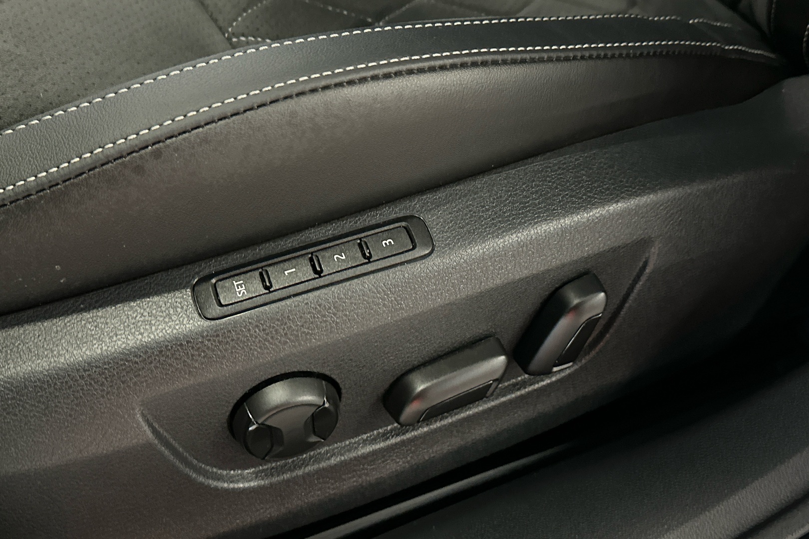 SKODA Superb 30