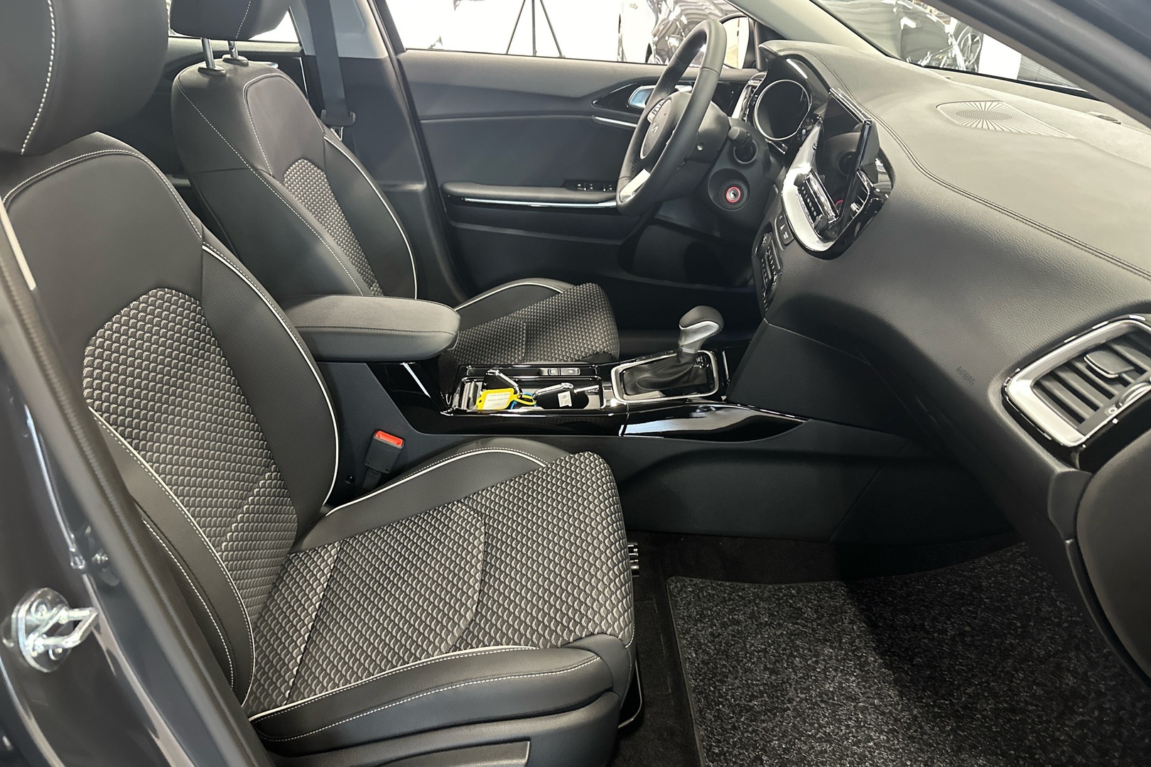 KIA XCeed 2025