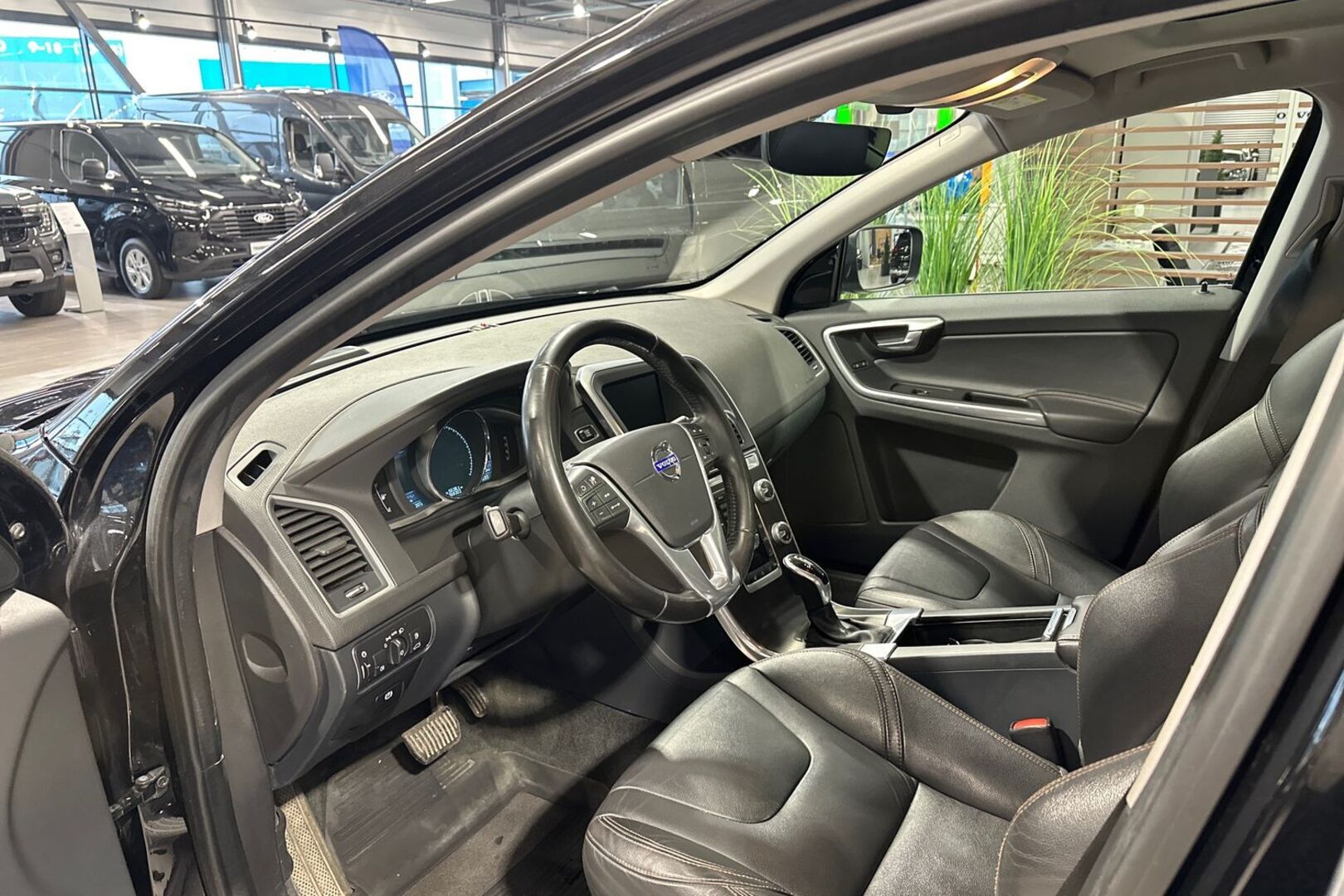 VOLVO XC60 2016