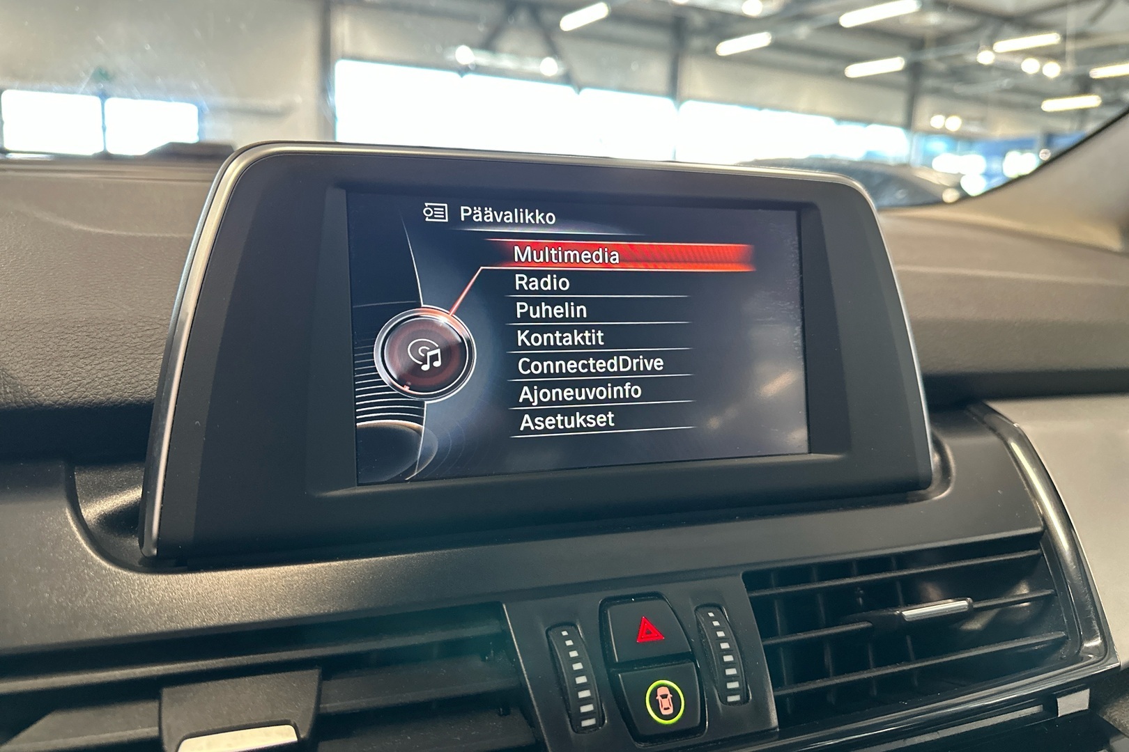 BMW 216 2016