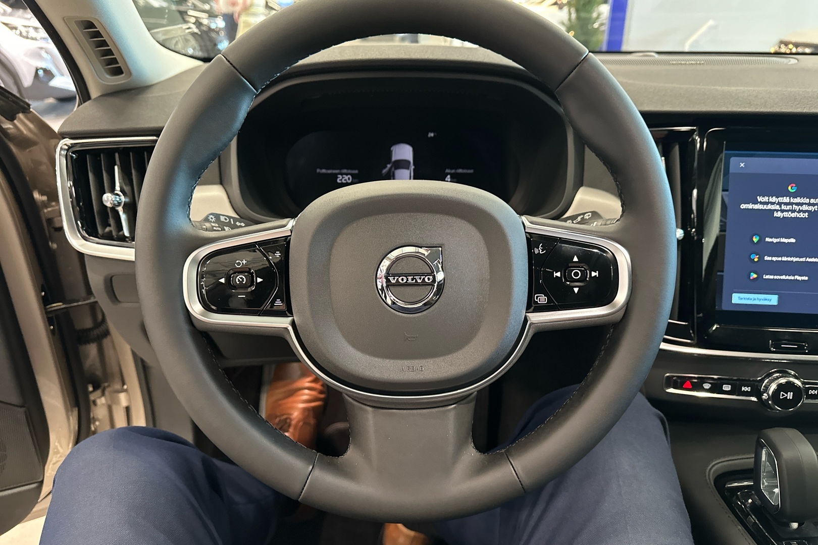 VOLVO V90 2025