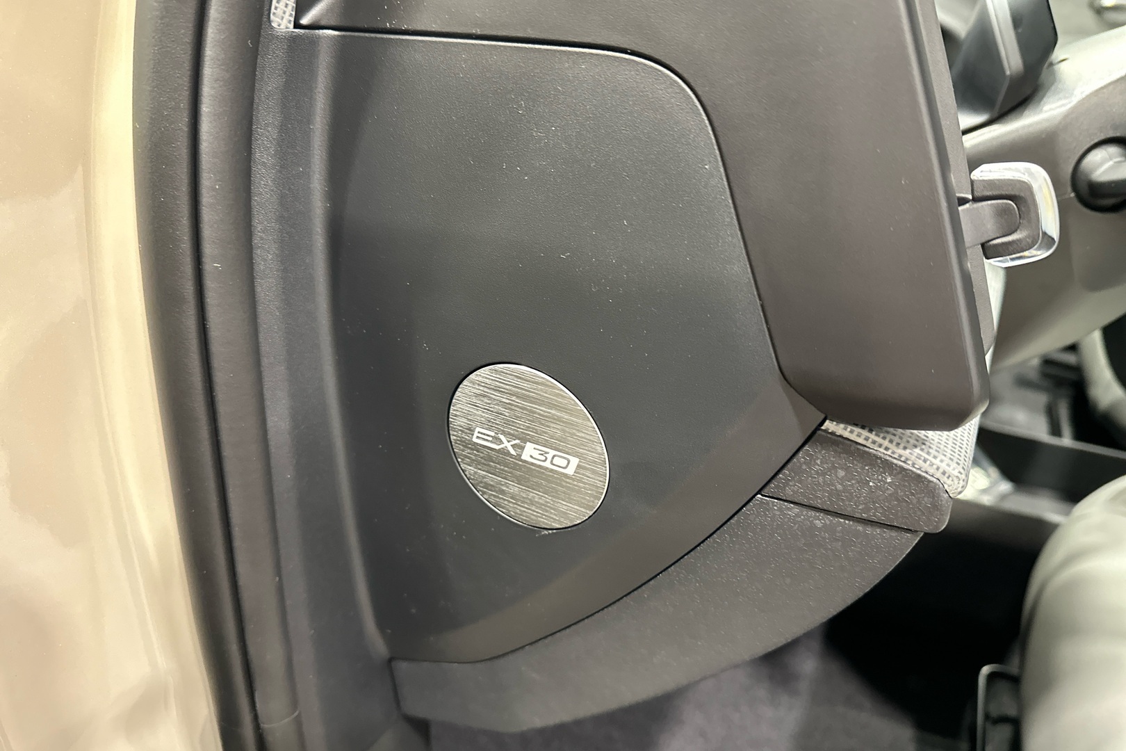 VOLVO EX30 2026