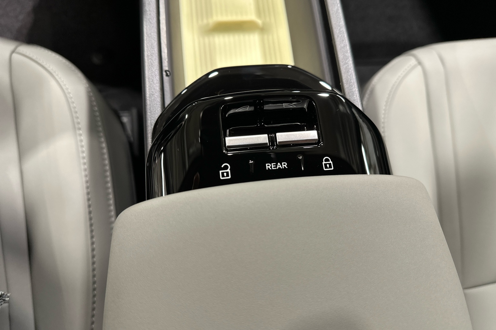 VOLVO EX30 2026