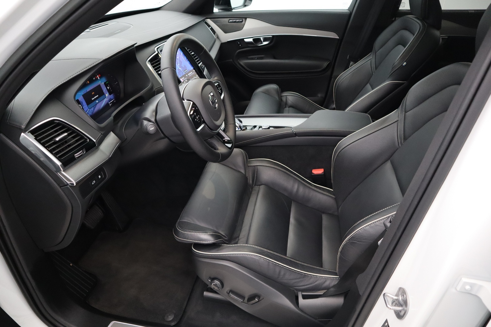 VOLVO XC90 2023