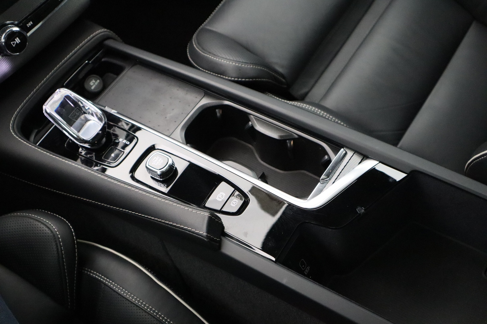 VOLVO XC90 2023