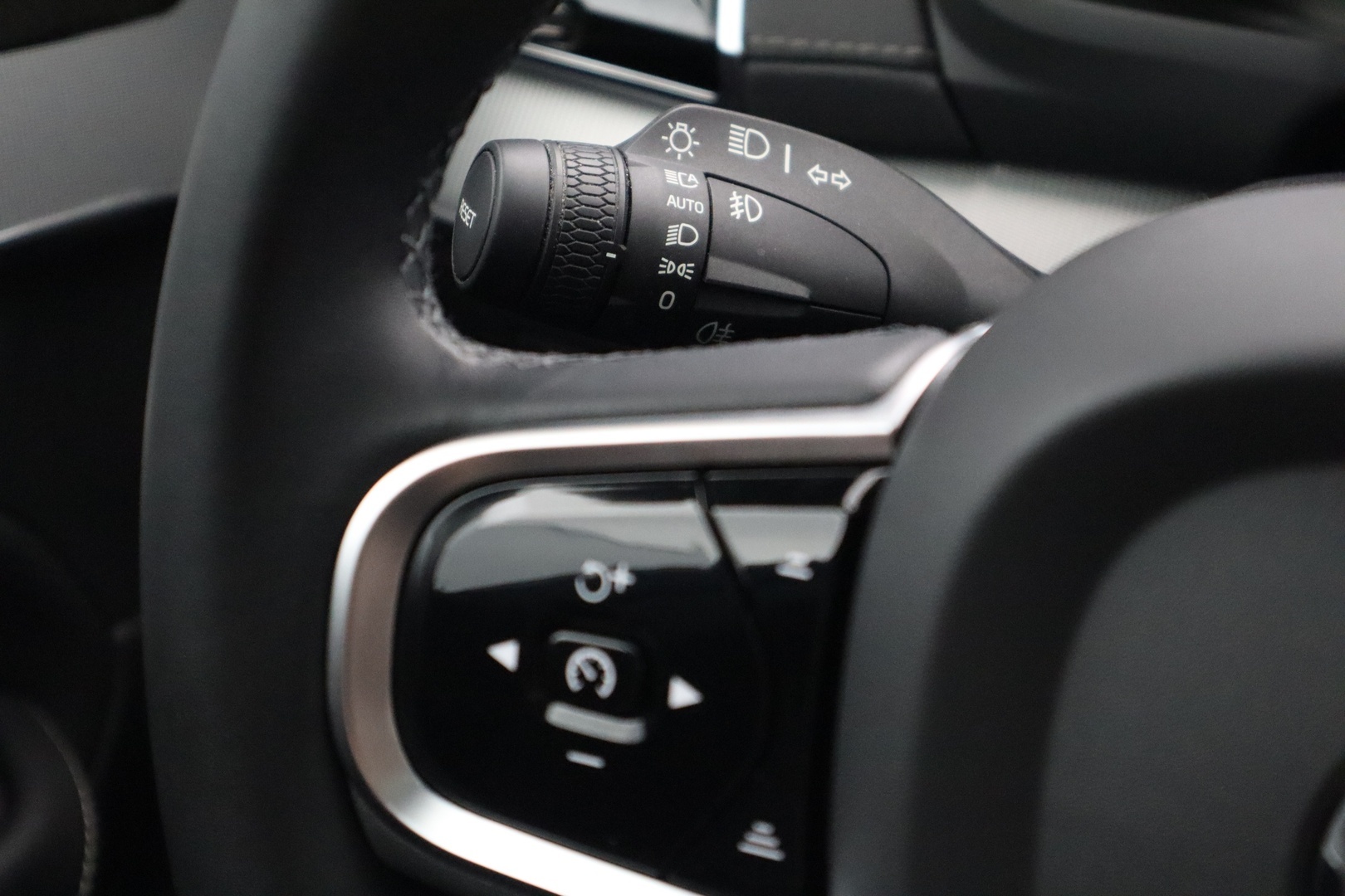 VOLVO XC90 2023