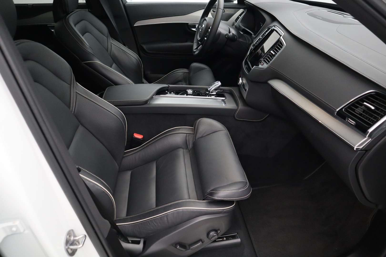 VOLVO XC90 2023