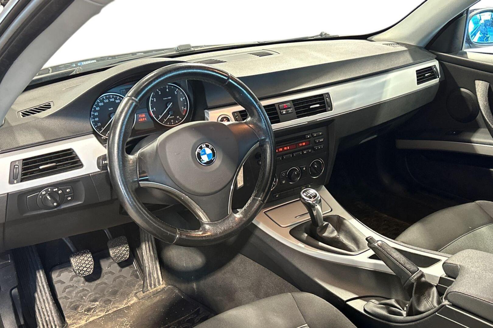 BMW 320 2008