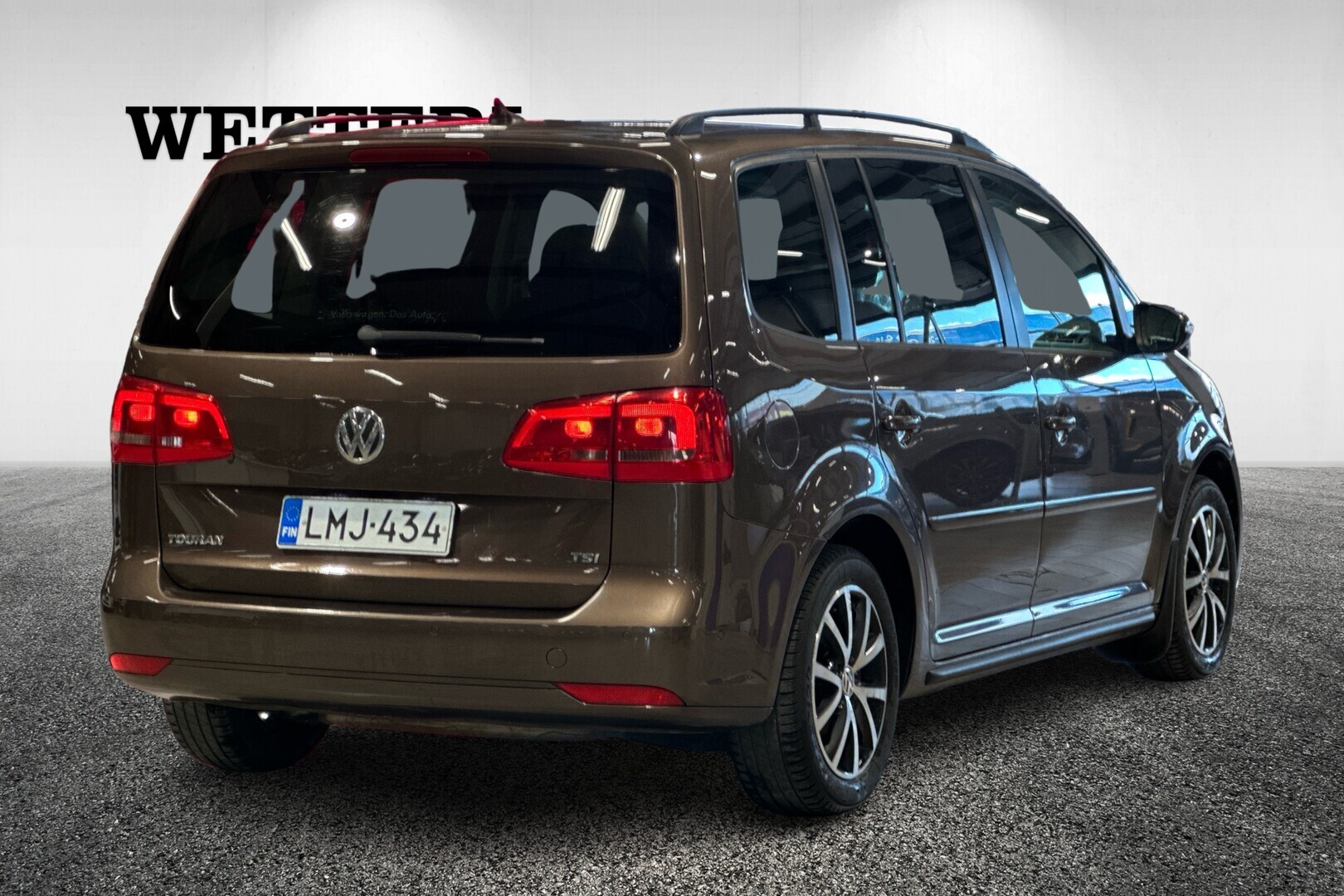 VOLKSWAGEN Touran 2013