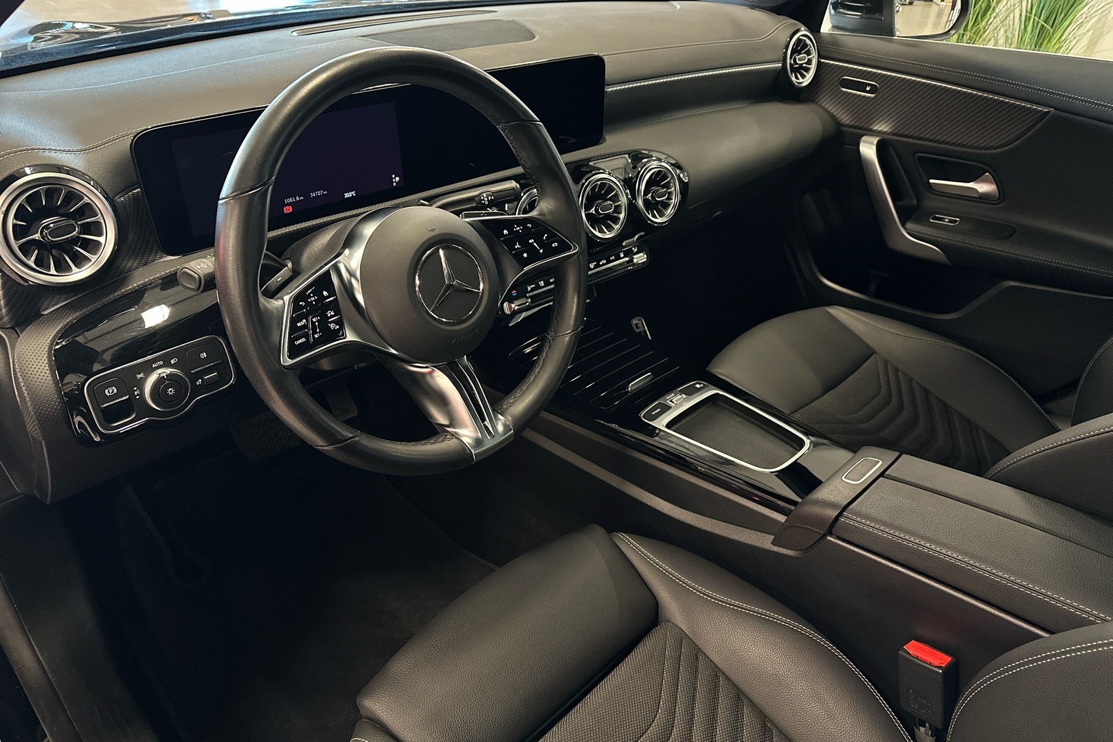 MERCEDES-BENZ CLA 2023