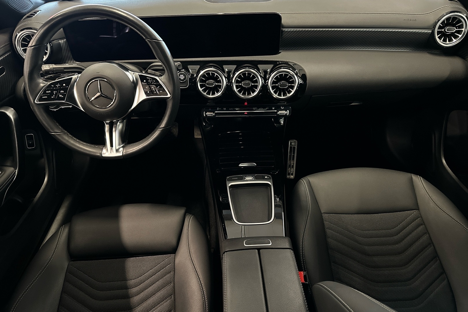 MERCEDES-BENZ CLA 2023
