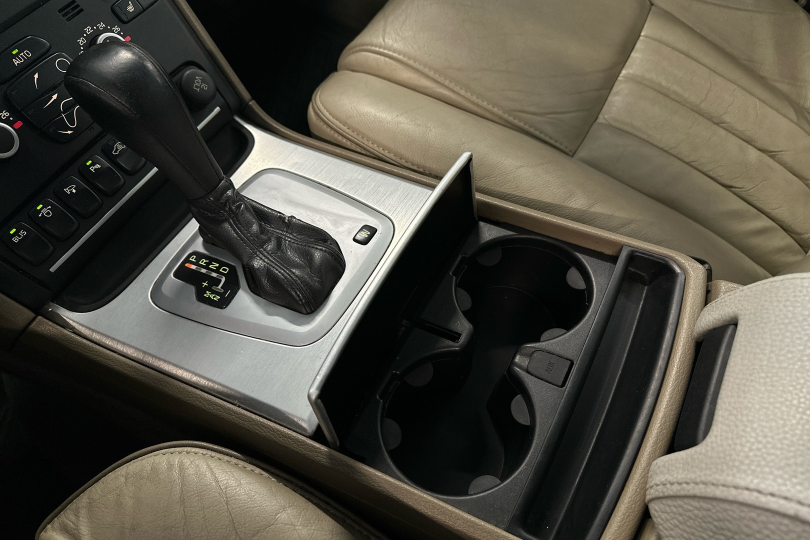 VOLVO XC90 2010