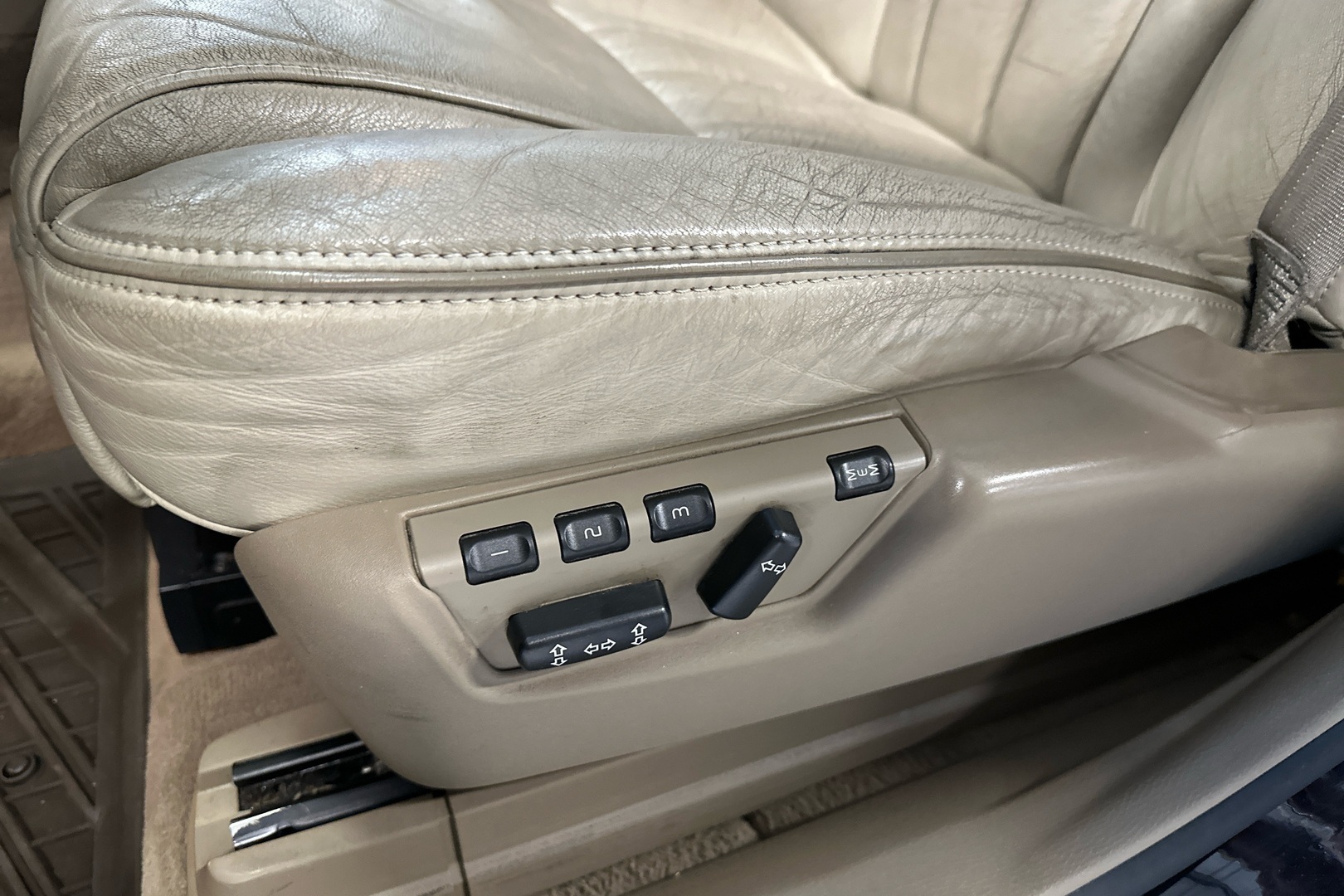 VOLVO XC90 2010