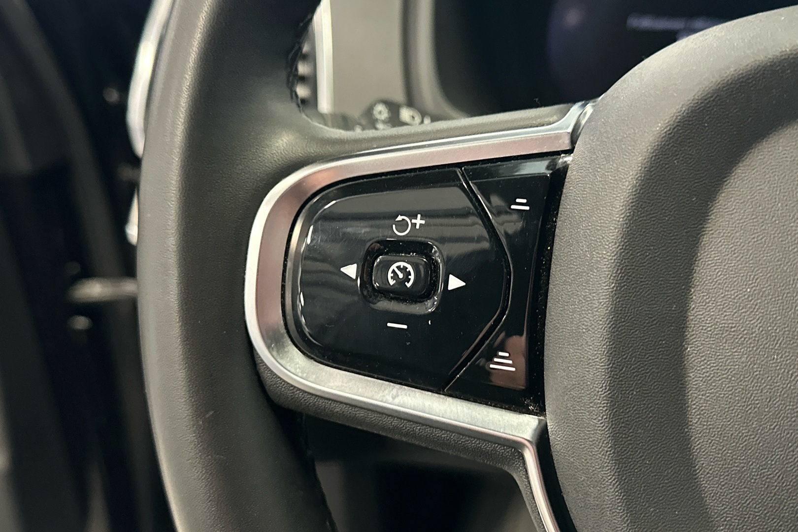 VOLVO XC90 2024
