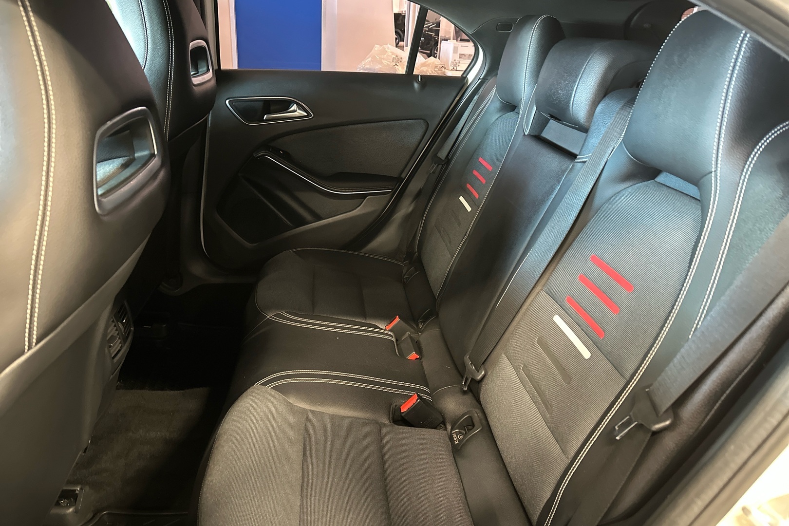 MERCEDES-BENZ A 2016