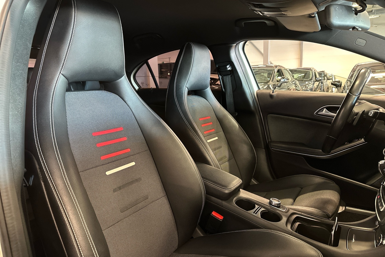MERCEDES-BENZ A 2016