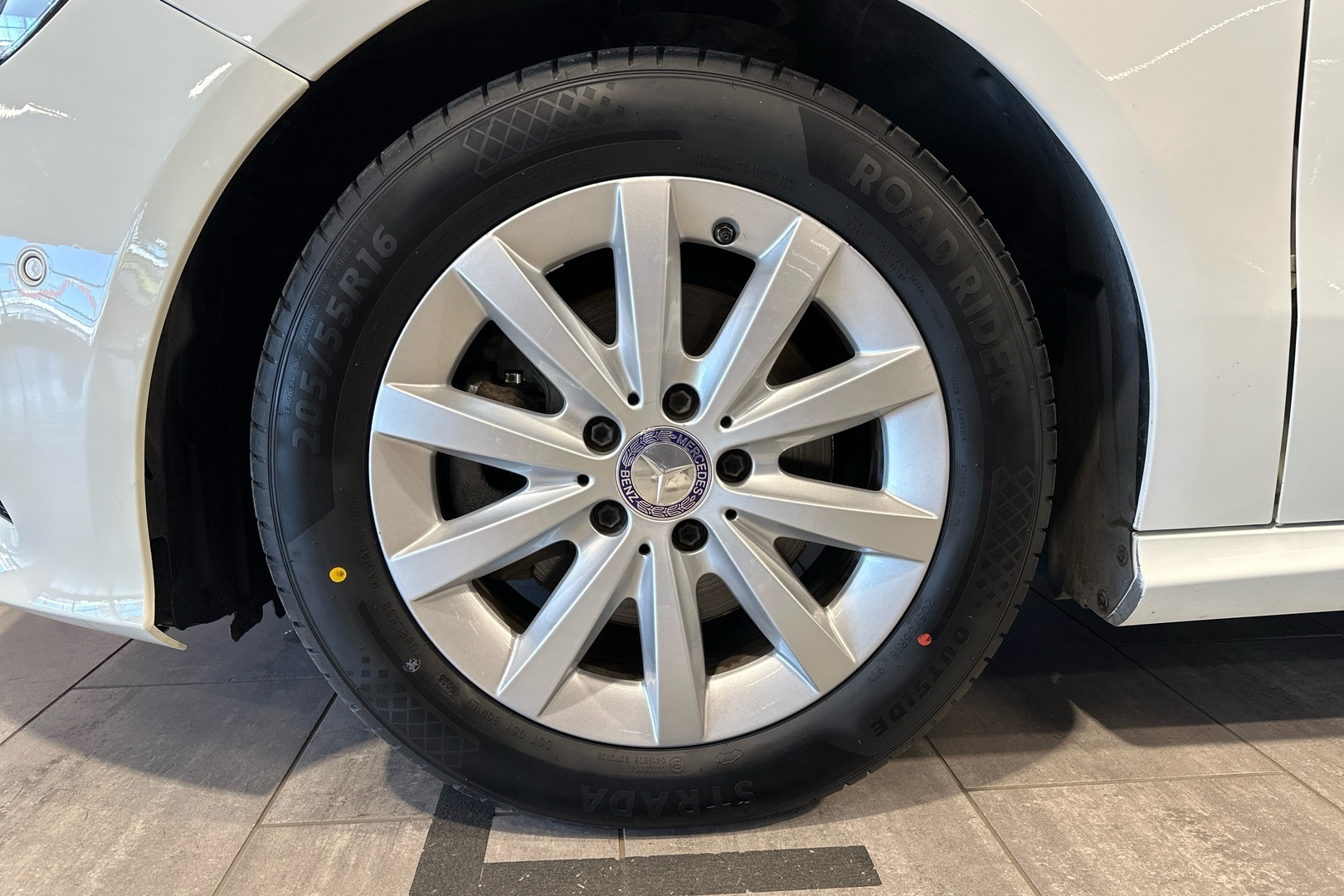 MERCEDES-BENZ A 2016