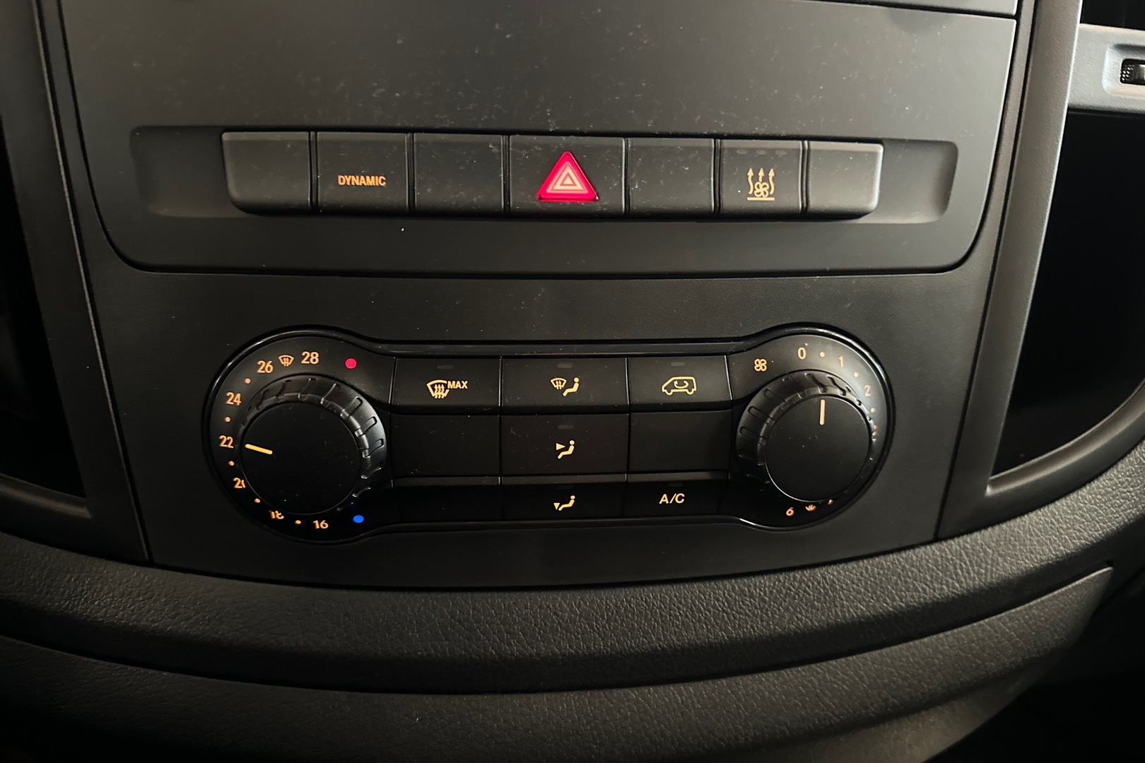 MERCEDES-BENZ Vito 2025