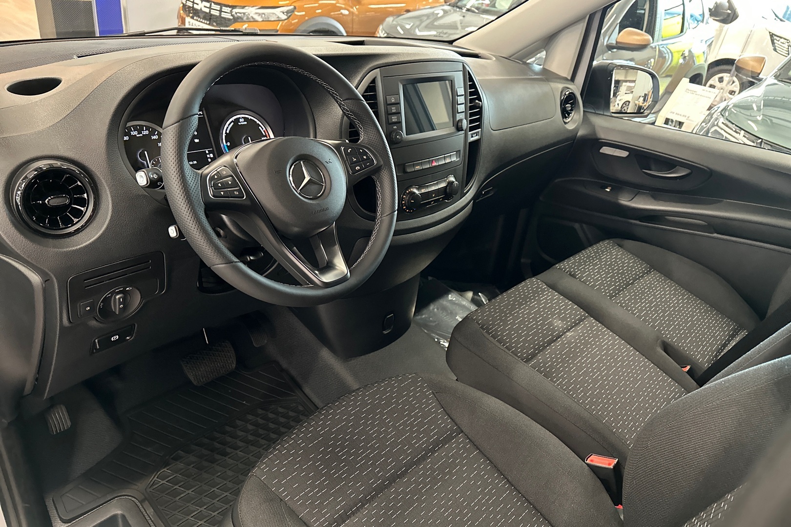 MERCEDES-BENZ Vito 2025