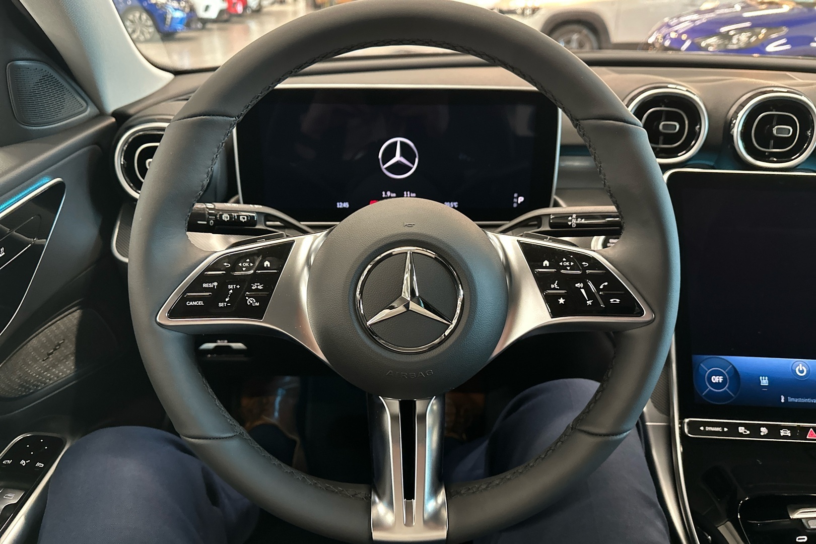 MERCEDES-BENZ C 2024