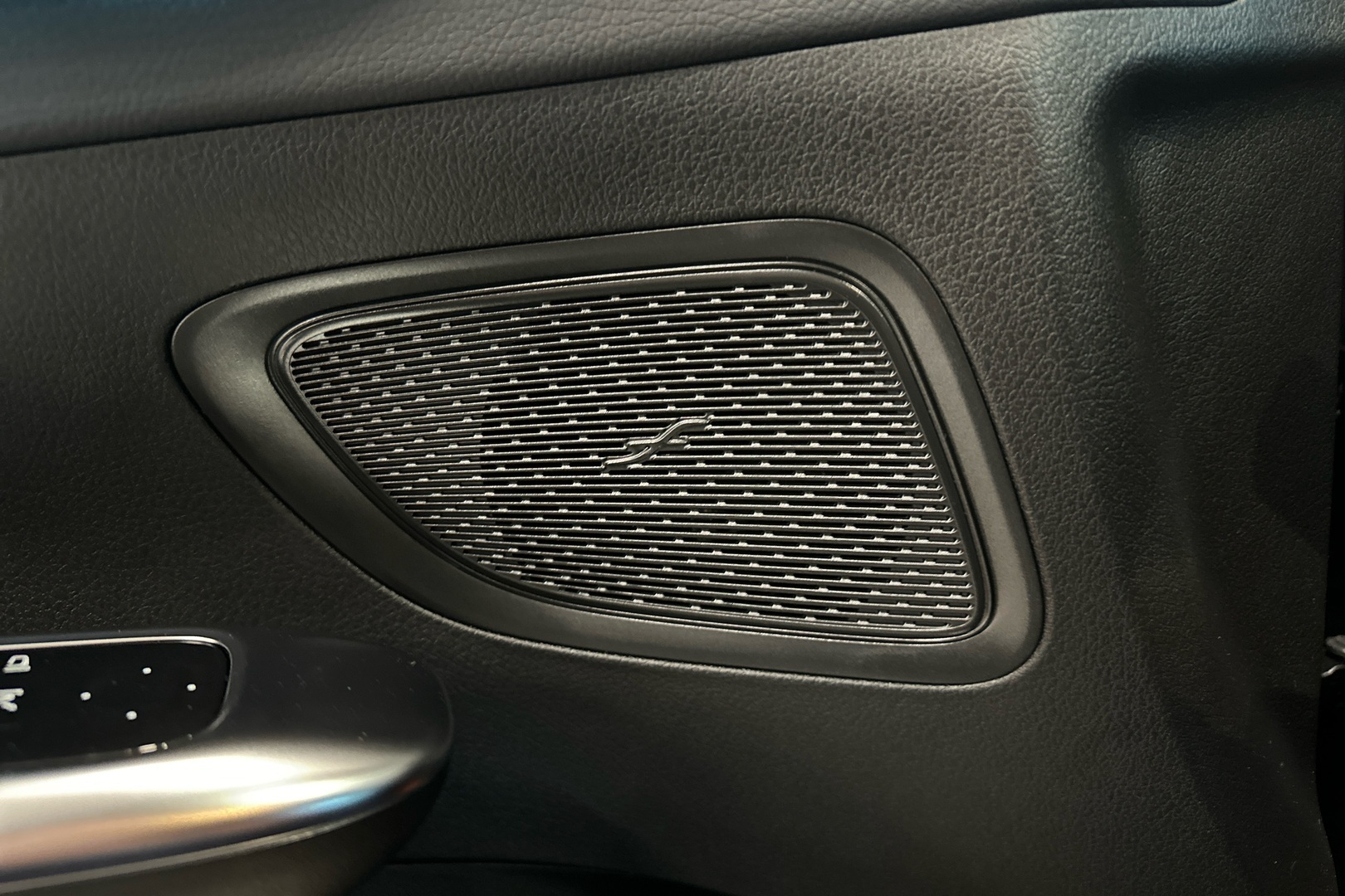 MERCEDES-BENZ C 2024