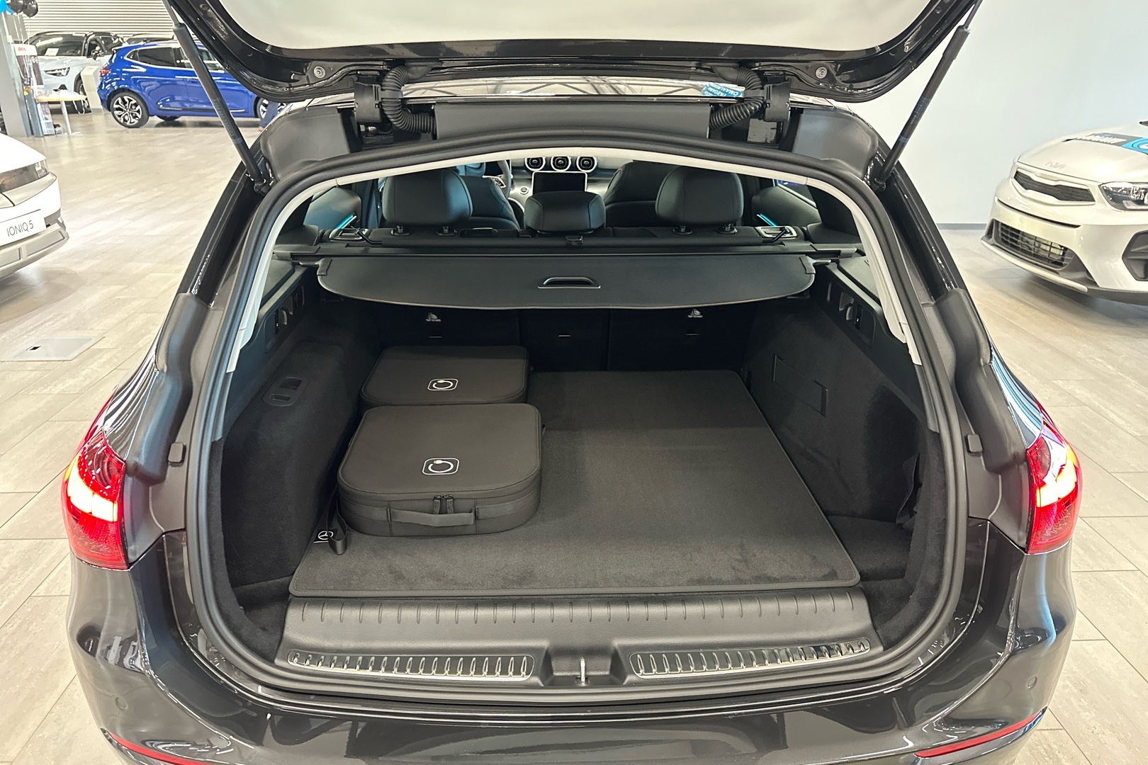 MERCEDES-BENZ C 2024